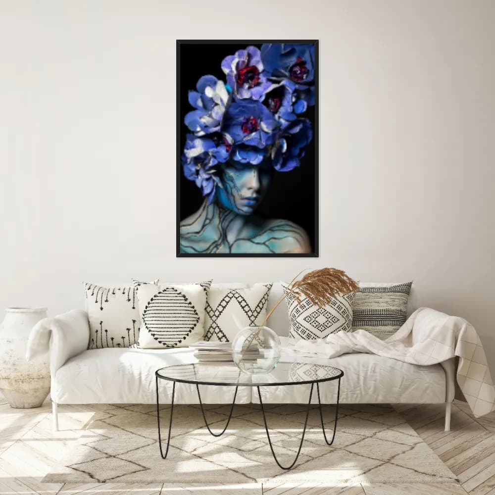 Quadro Decorativo Mulher Com Flores Roxas